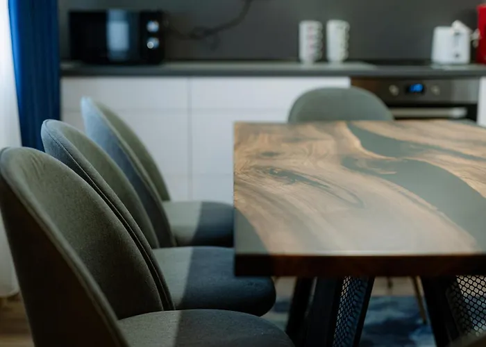 1 Minute To Main Street Grafa, Ndk, Free Parking, 3bdr