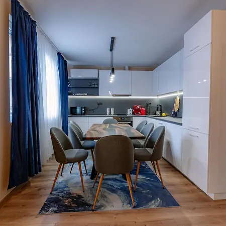 1 Minute To Main Street Grafa, Ndk, Free Parking, 3bdr * Sofia