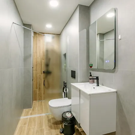 1 Minute To Main Street Grafa, Ndk, Free Parking, 3bdr Sofia