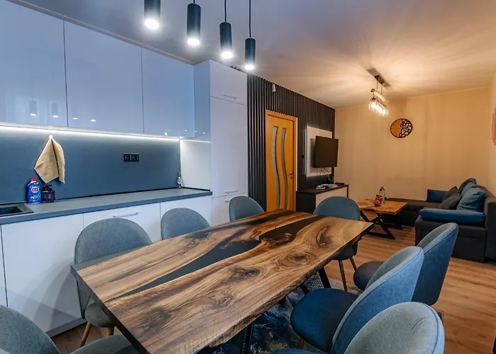 1 Minute To Main Street Grafa, Ndk, Free Parking, 3bdr *