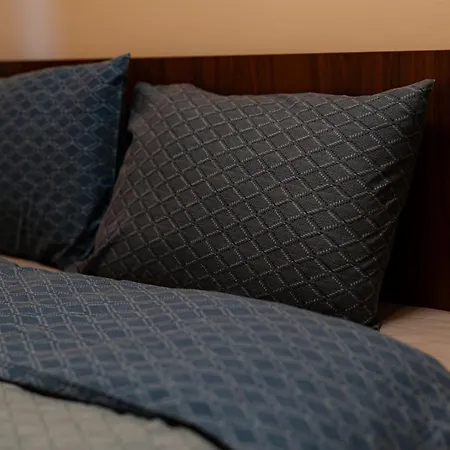 Apartment 1 Minute To Main Street Grafa, Ndk, Free Parking, 3bdr