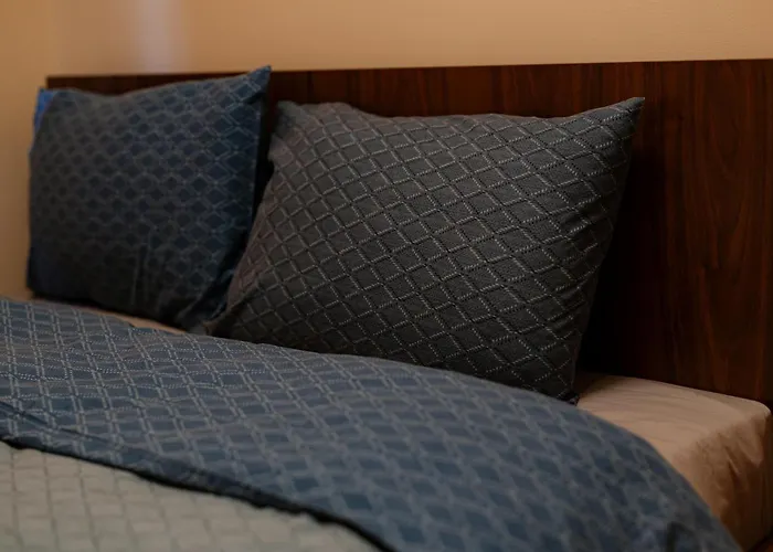 Apartment 1 Minute To Main Street Grafa, Ndk, Free Parking, 3bdr